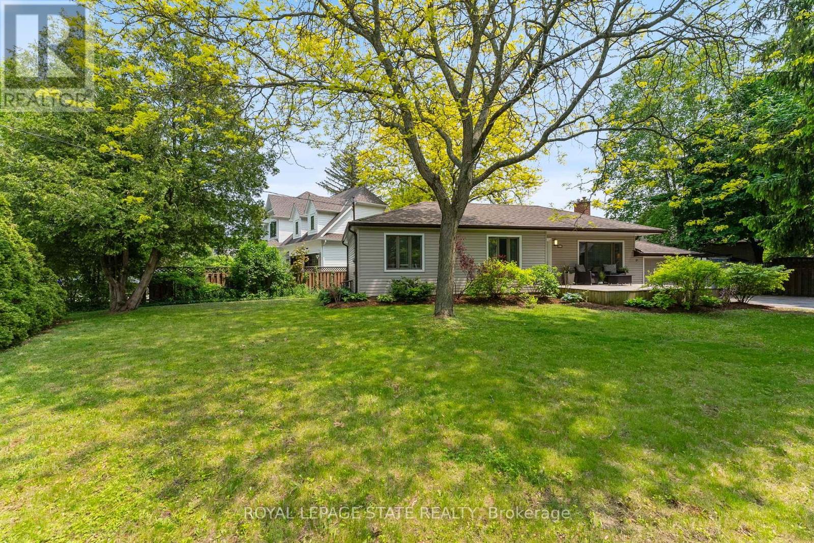 82 Gilbert Avenue, Hamilton, Ontario  L9G 1R4 - Photo 35 - X12195218