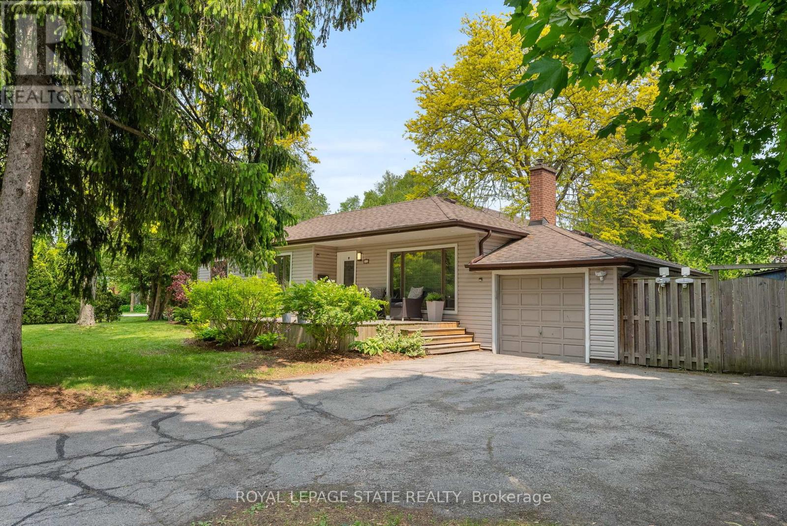 82 Gilbert Avenue, Hamilton, Ontario  L9G 1R4 - Photo 36 - X12195218