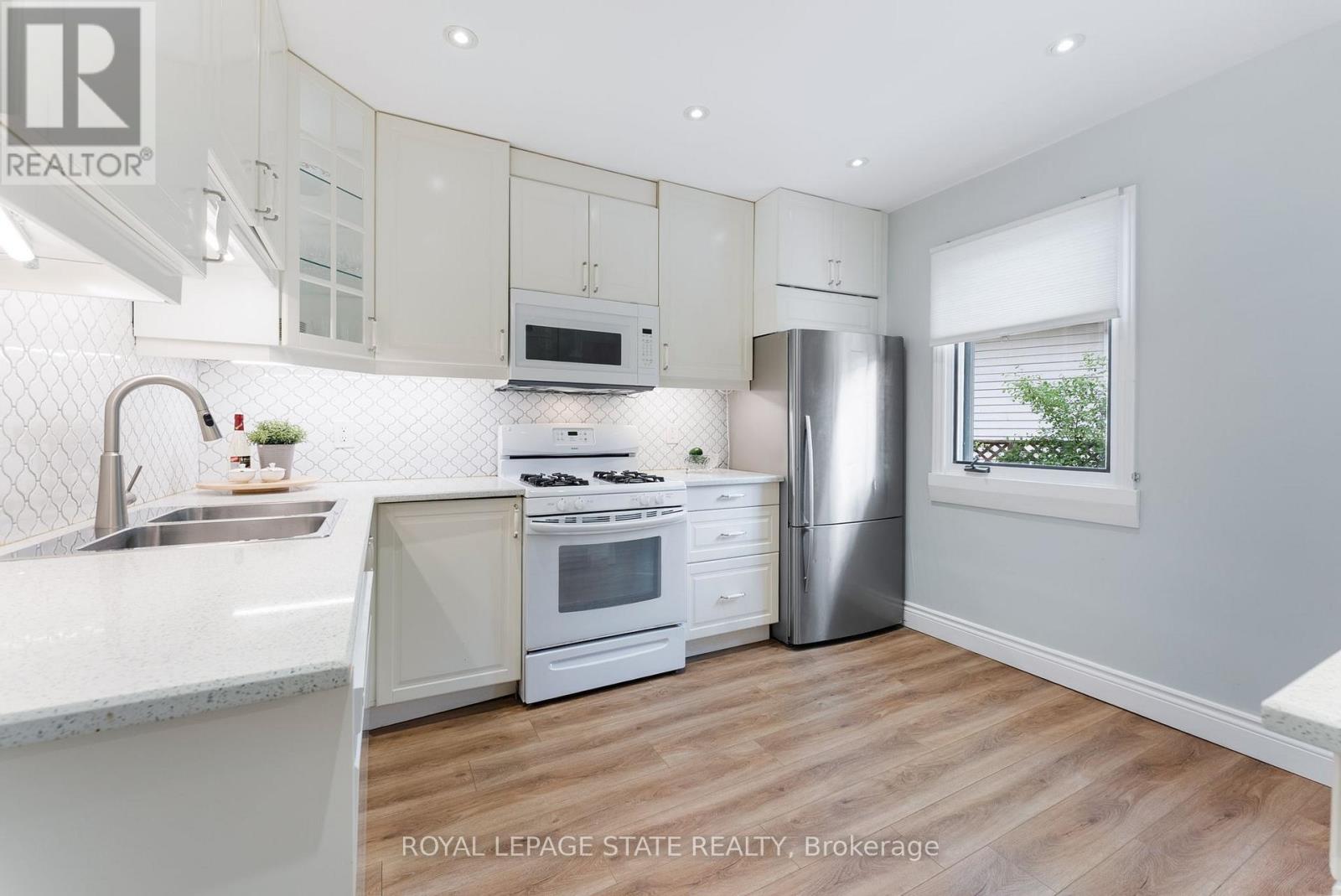 82 Gilbert Avenue, Hamilton, Ontario  L9G 1R4 - Photo 8 - X12195218