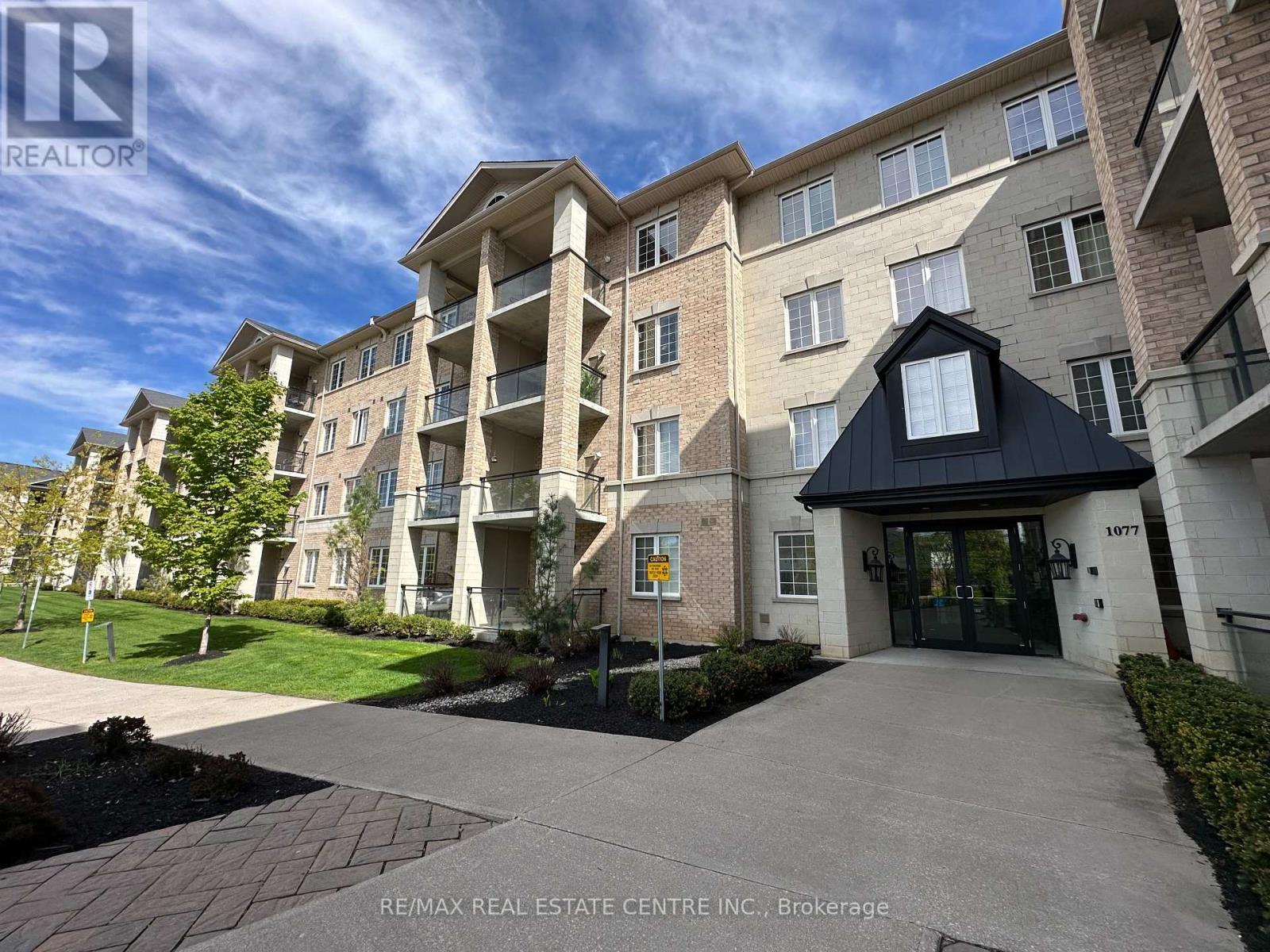118 - 1077 Gordon Street, Guelph (Kortright West), Ontario  N1G 0E3 - Photo 2 - X12195235