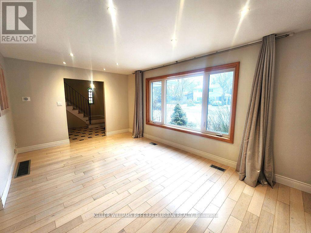 29 Marowyne Drive, Toronto, Ontario  M2J 2A2 - Photo 3 - C12026355
