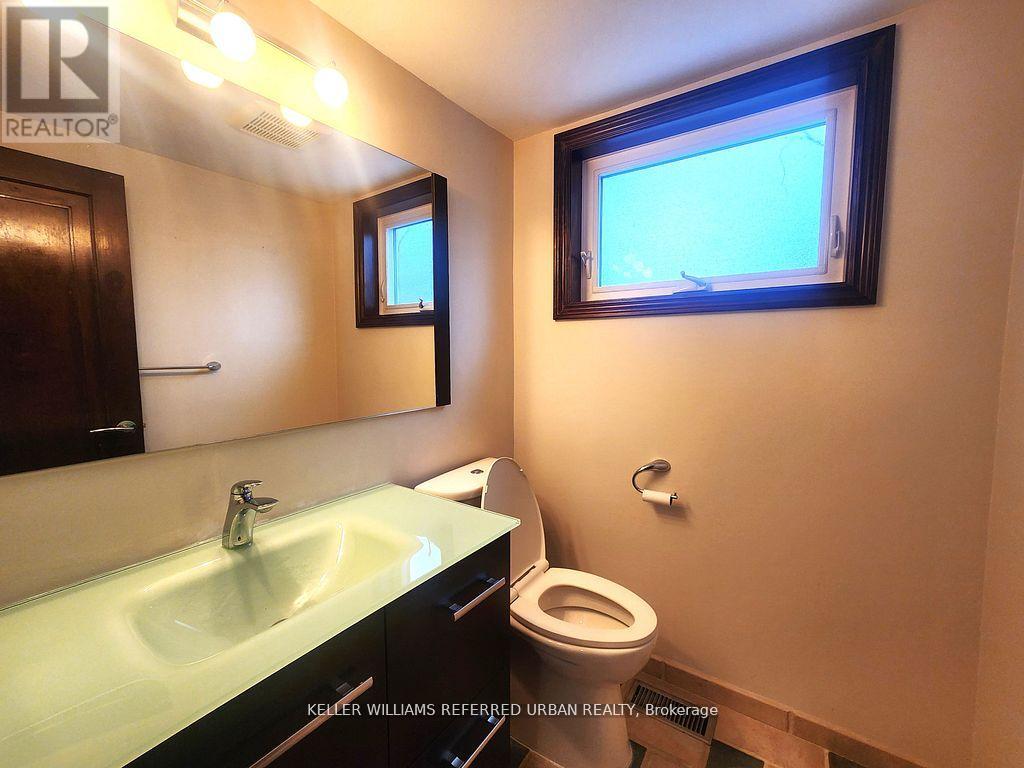29 Marowyne Drive, Toronto, Ontario  M2J 2A2 - Photo 9 - C12026355