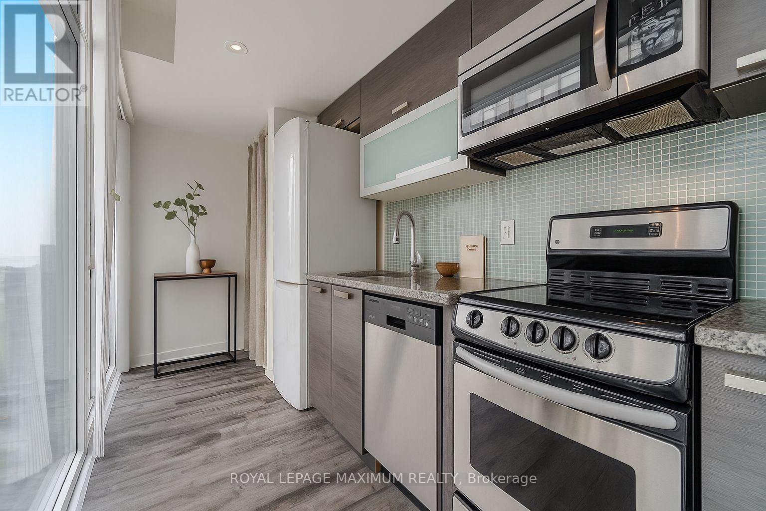 1908w - 36 Lisgar Street, Toronto (Little Portugal), Ontario  M6J 0C7 - Photo 16 - C12171226
