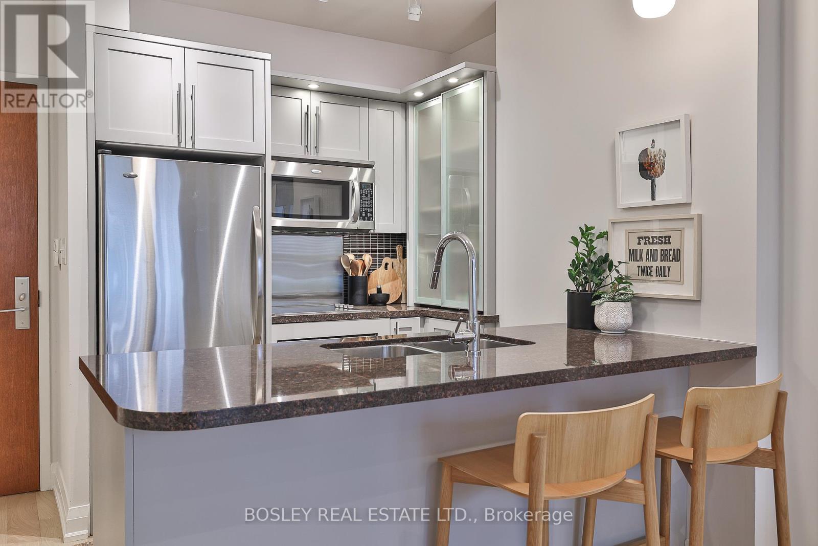 201 - 1430 Yonge Street, Toronto, Ontario  M5B 2M6 - Photo 6 - C12194696