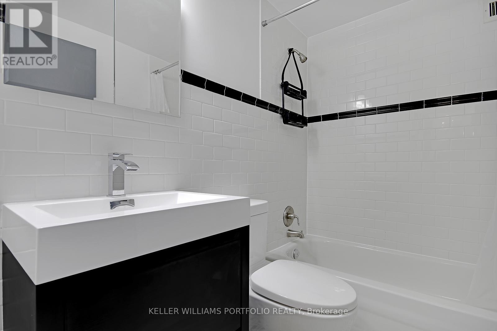 206 - 580 Christie Street, Toronto, Ontario  M6G 3E3 - Photo 17 - C12194742