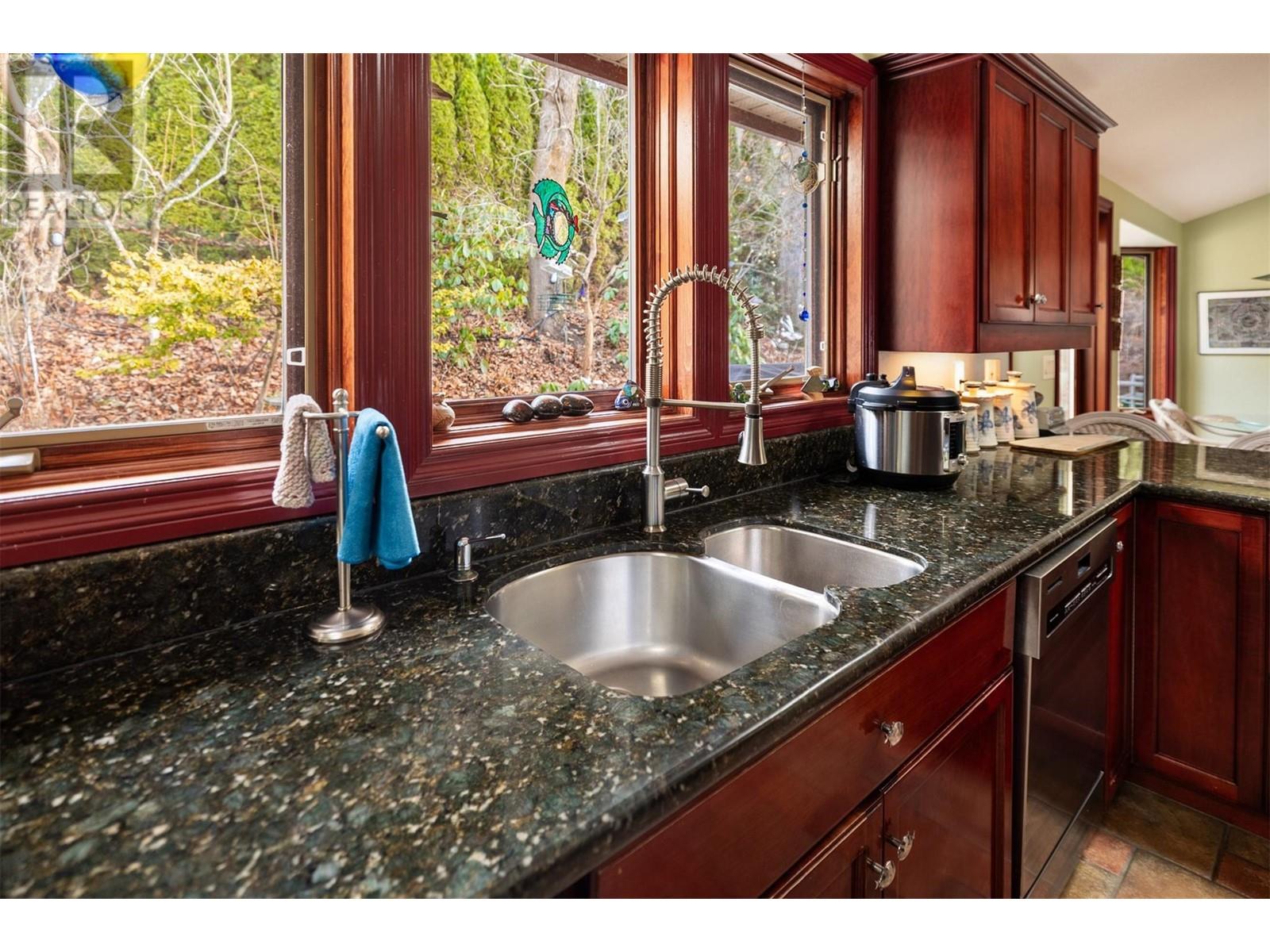 8809 Okanagan Landing Road, Vernon, British Columbia  V1H 1J9 - Photo 25 - 10337921