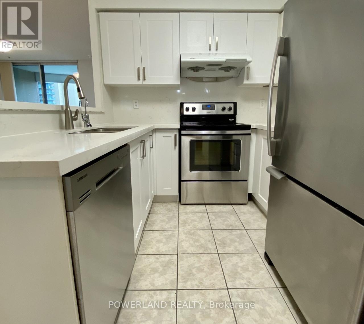 703 - 7 Lorraine Drive, Toronto, Ontario  M2N 7H2 - Photo 2 - C12194770