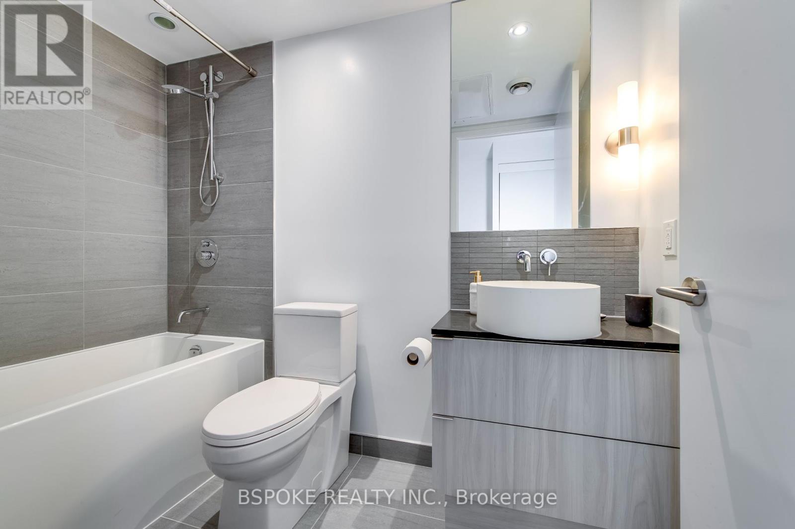 221 - 161 Roehampton Avenue, Toronto, Ontario  M4P 1P9 - Photo 13 - C12194792