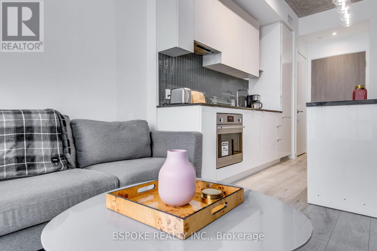 221 - 161 Roehampton Avenue, Toronto, Ontario  M4P 1P9 - Photo 7 - C12194792