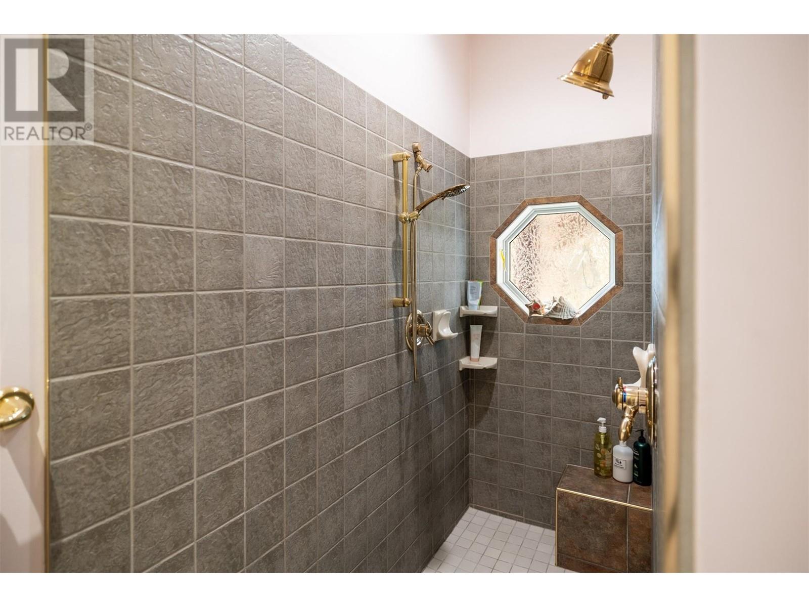 8809 Okanagan Landing Road, Vernon, British Columbia  V1H 1J9 - Photo 34 - 10337921