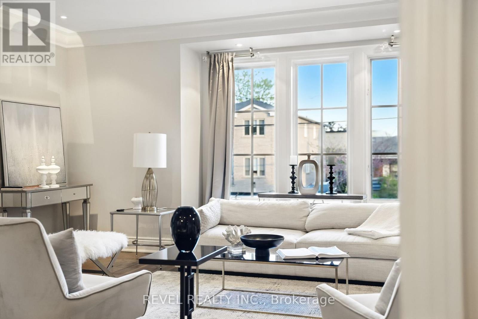 208 Carmichael Avenue, Toronto, Ontario  M5M 2X3 - Photo 6 - C12195032