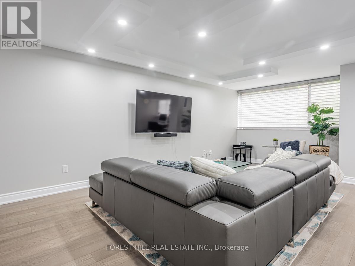 201 - 15 Mcmurrich Street, Toronto, Ontario  M5R 3M6 - Photo 6 - C12195013