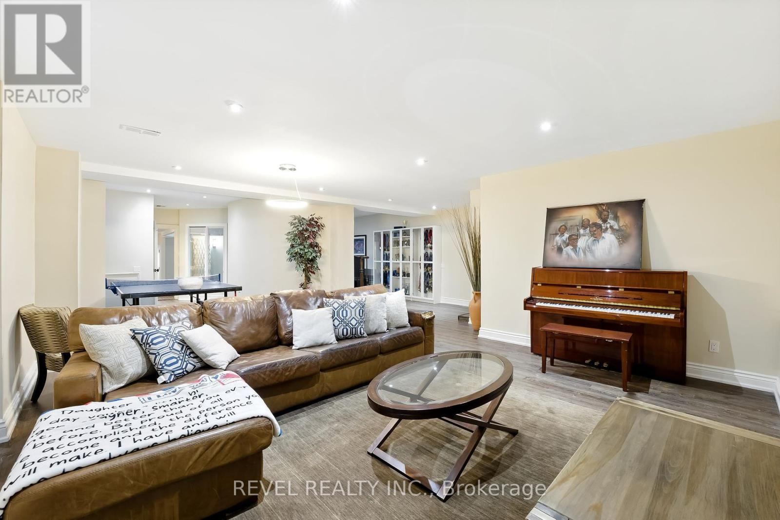 208 Carmichael Avenue, Toronto, Ontario  M5M 2X3 - Photo 42 - C12195032
