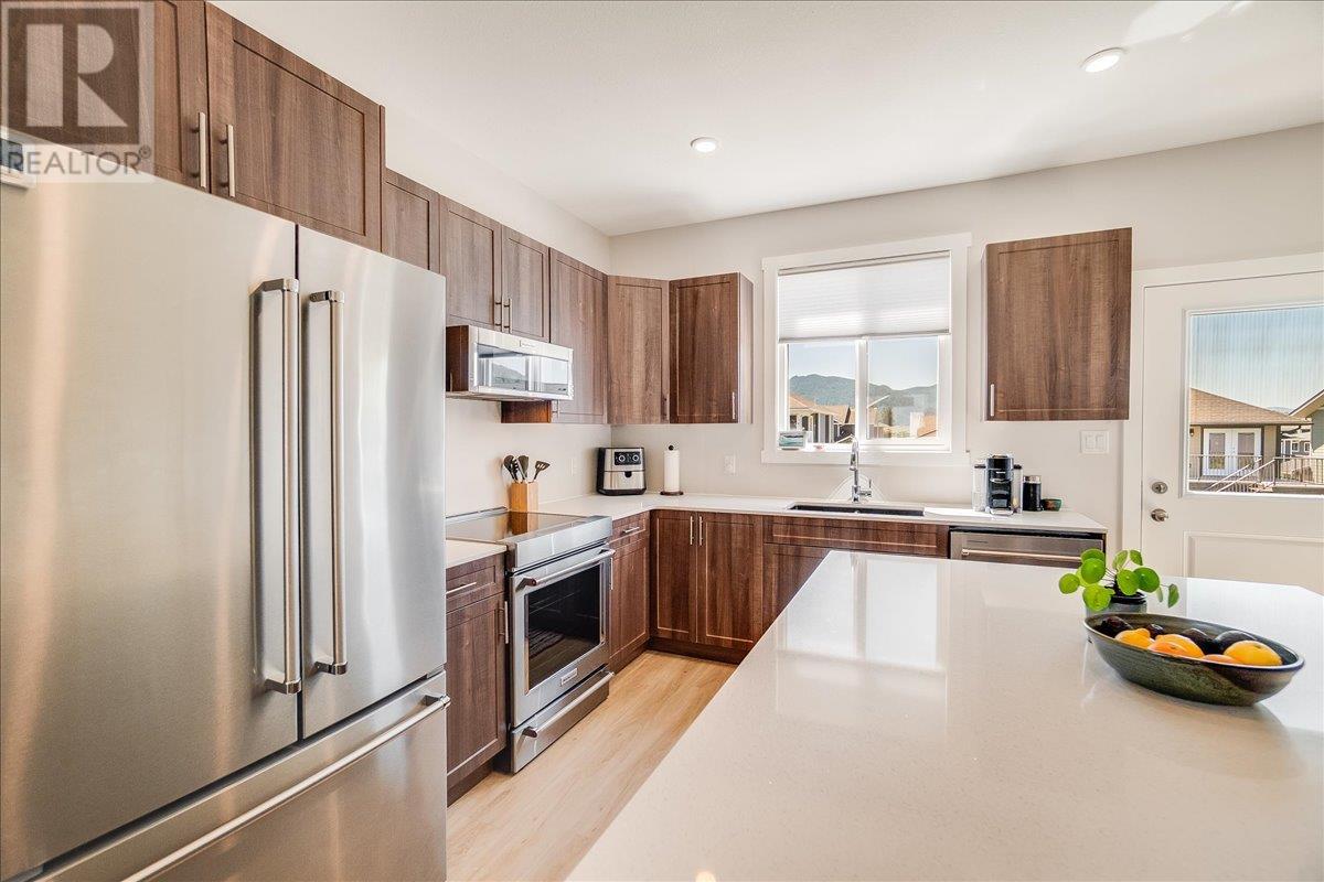 1504 Aspen Lane, Castlegar, British Columbia  V1N 4X8 - Photo 13 - 10350011