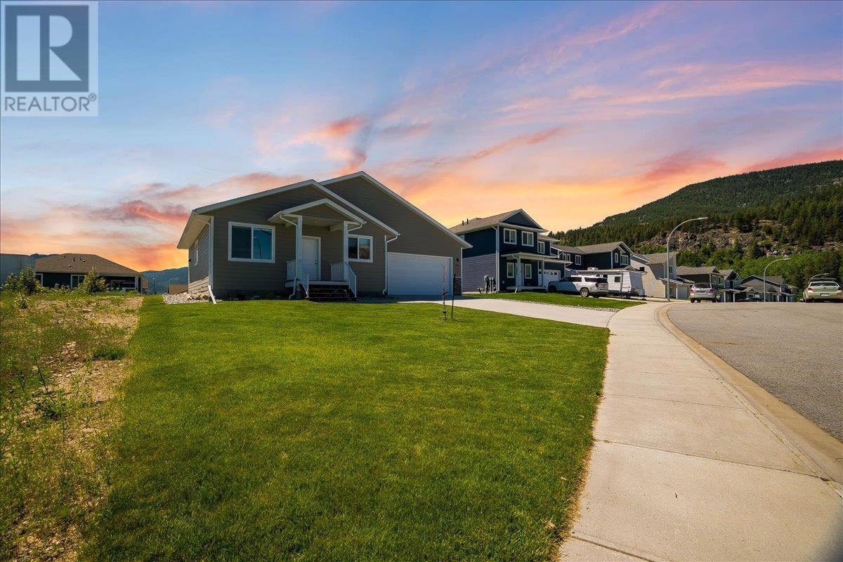 1504 Aspen Lane, Castlegar, British Columbia  V1N 4X8 - Photo 8 - 10350011