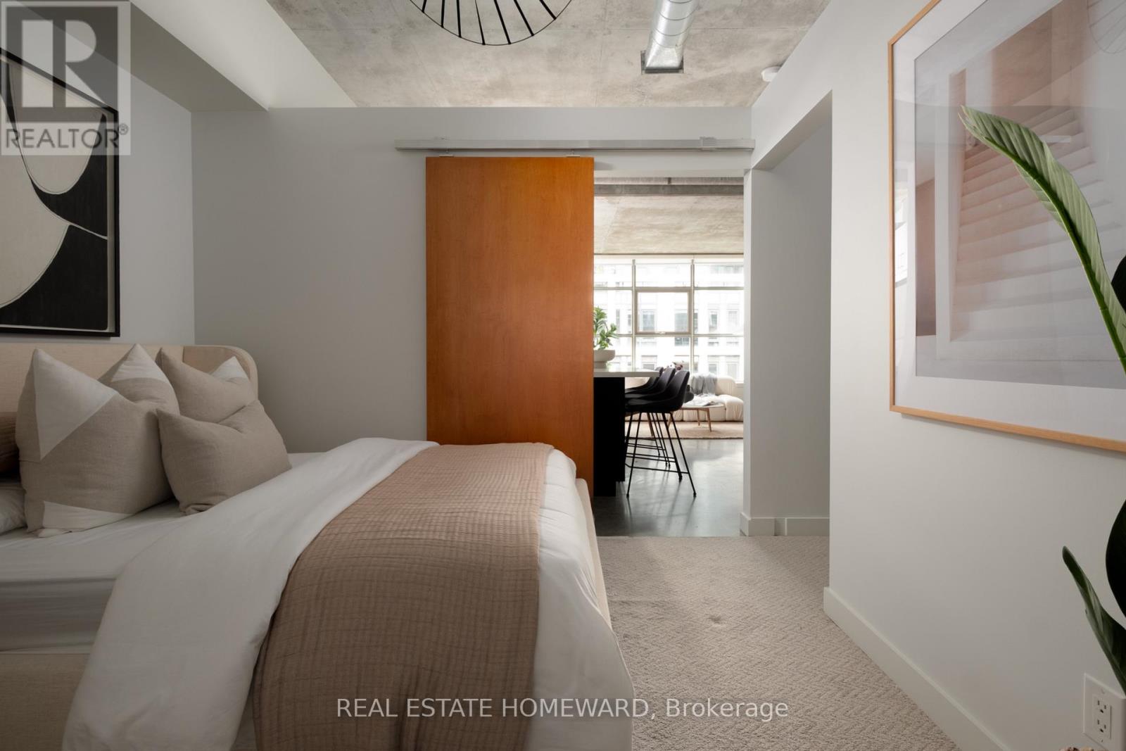 601 - 29 Camden Street, Toronto, Ontario  M5V 3N3 - Photo 21 - C12195018