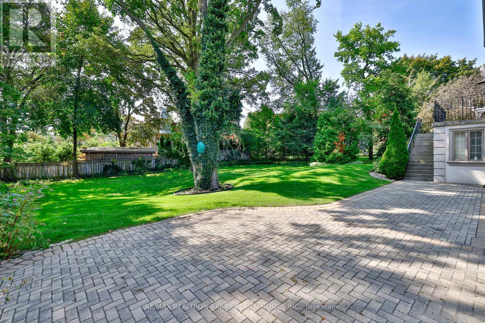 17 Paddock Court, Toronto (St. Andrew-Windfields), Ontario  M2L 2A7 - Photo 32 - C12195045