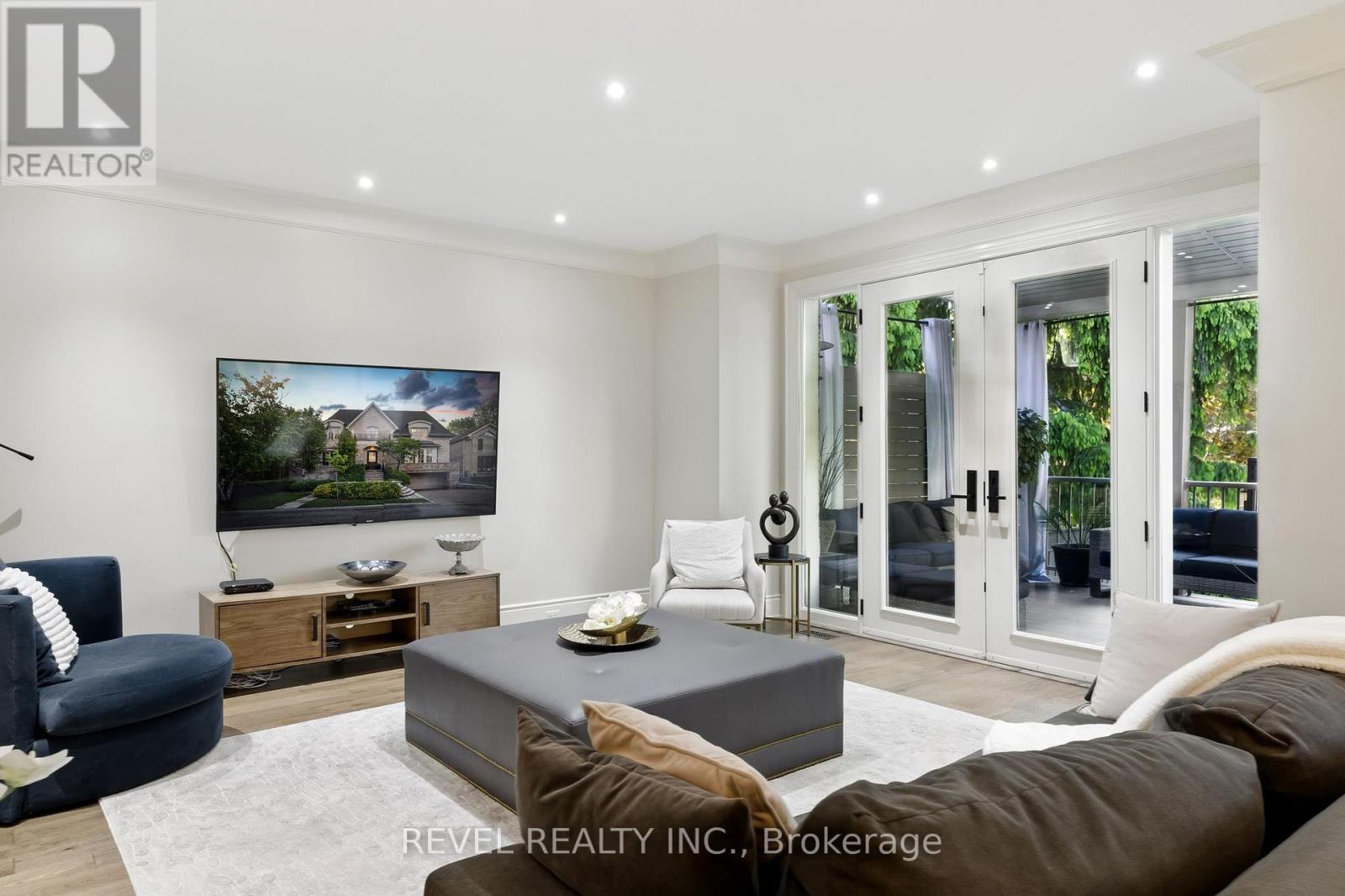 208 Carmichael Avenue, Toronto, Ontario  M5M 2X3 - Photo 21 - C12195032
