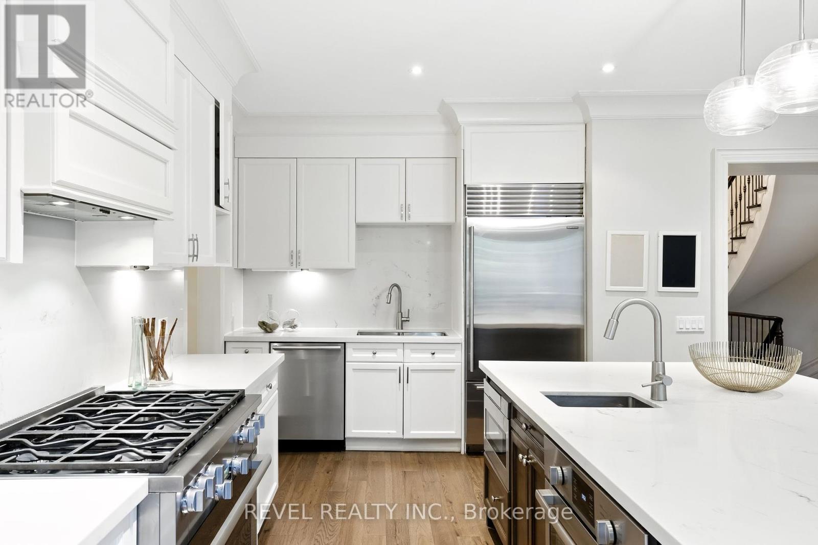 208 Carmichael Avenue, Toronto, Ontario  M5M 2X3 - Photo 15 - C12195032