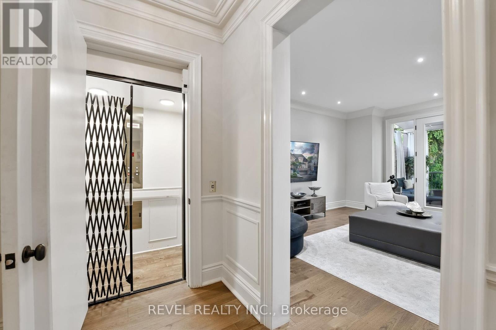 208 Carmichael Avenue, Toronto, Ontario  M5M 2X3 - Photo 23 - C12195032