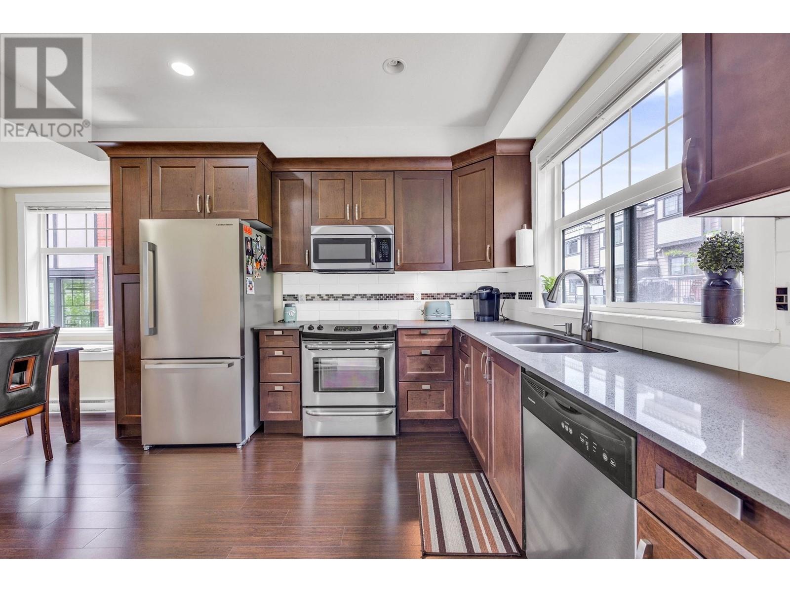 213 828 Royal Avenue, New Westminster, British Columbia  V3M 1J9 - Photo 2 - R3010897