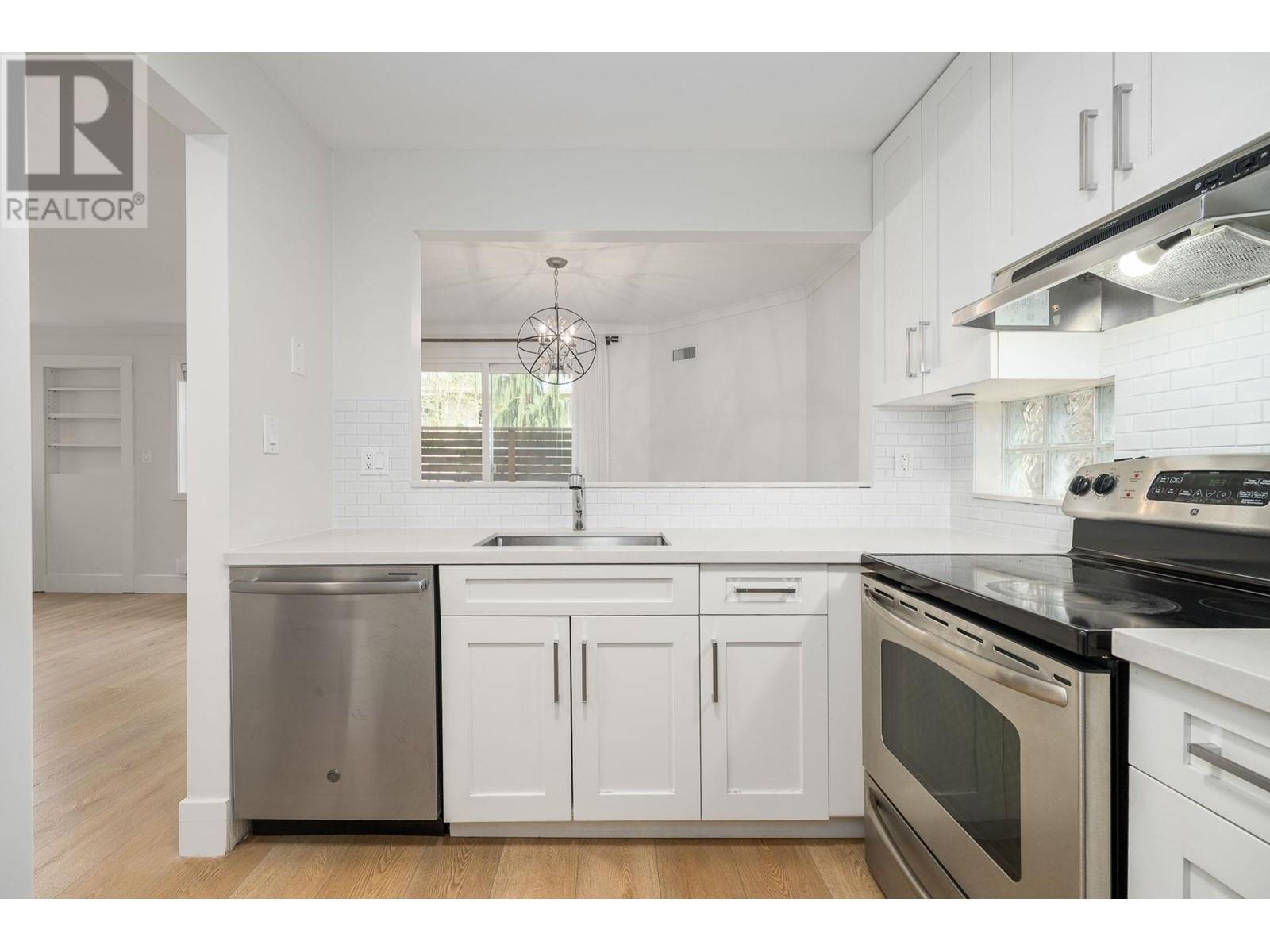 101 1959 W 2nd Avenue, Vancouver, British Columbia  V6J 1J2 - Photo 2 - R3010911