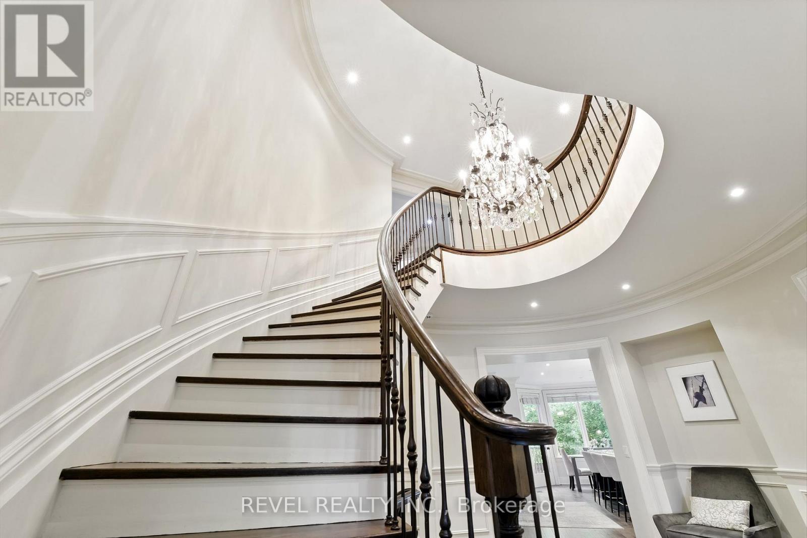 208 Carmichael Avenue, Toronto, Ontario  M5M 2X3 - Photo 24 - C12195032
