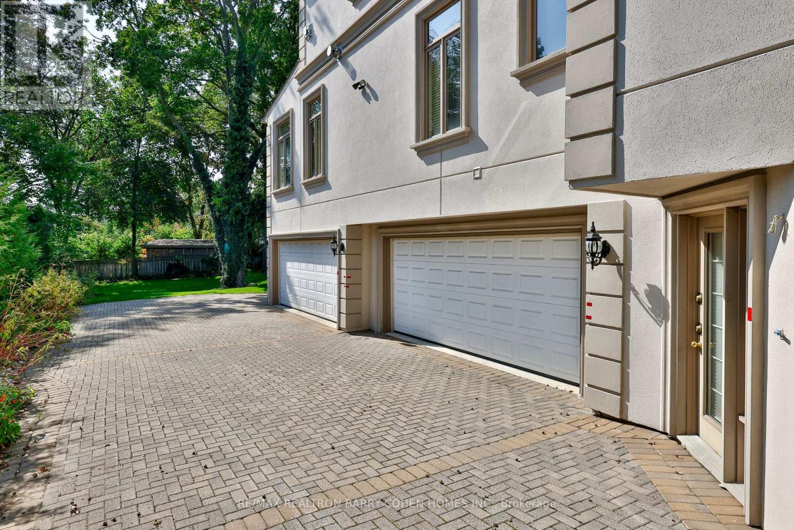 17 Paddock Court, Toronto, Ontario  M2L 2A7 - Photo 31 - C12195045