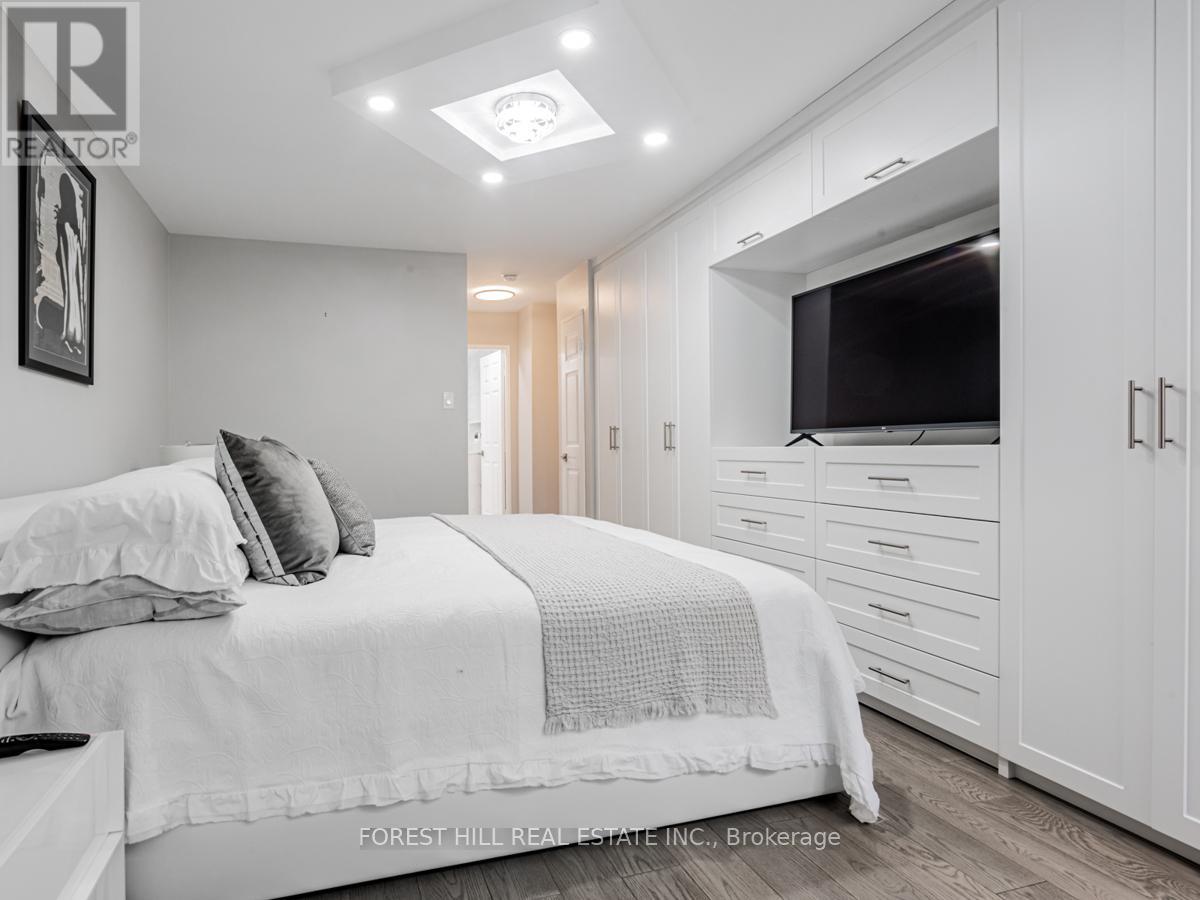 201 - 15 Mcmurrich Street, Toronto, Ontario  M5R 3M6 - Photo 24 - C12195013