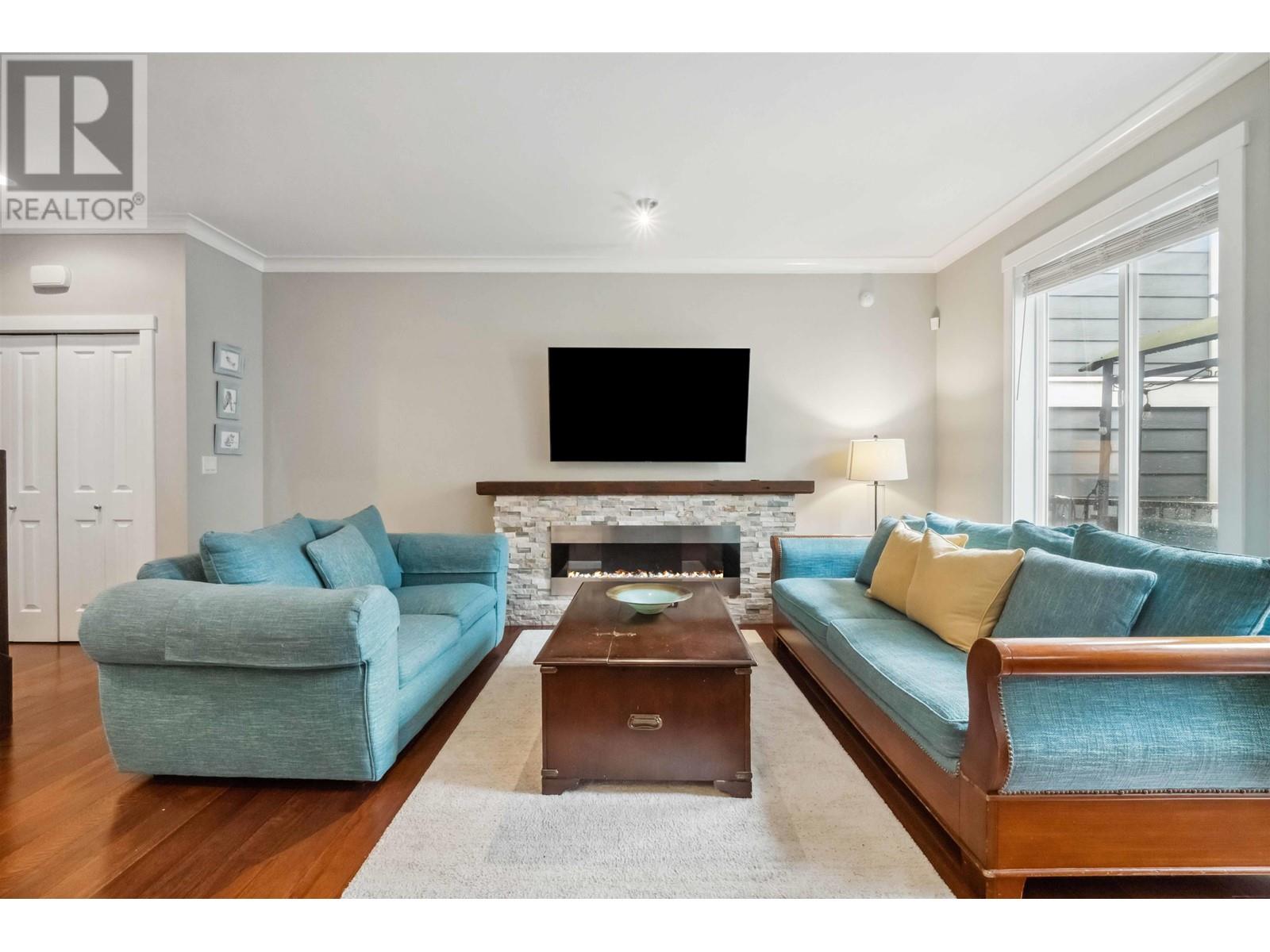 Property at 5 11384 BURNETT STREET image 4