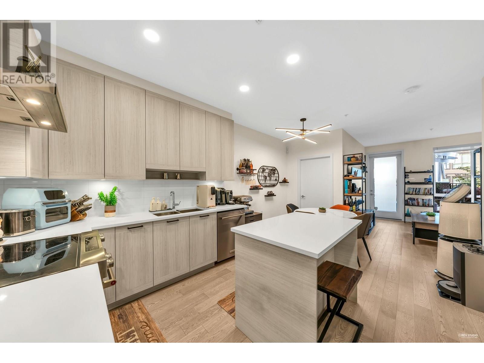 105 7133 14th Avenue, Burnaby, British Columbia  V3N 0H5 - Photo 5 - R3010978