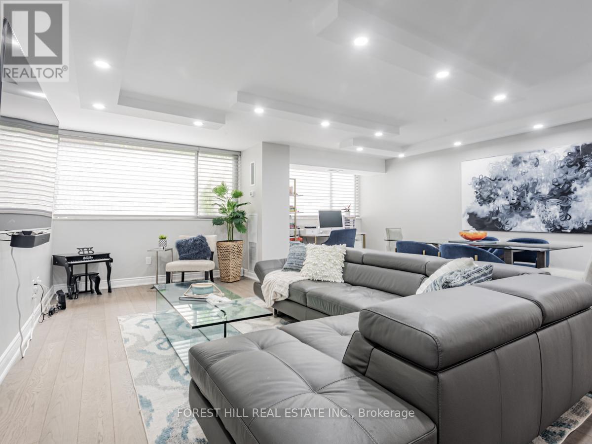 201 - 15 Mcmurrich Street, Toronto, Ontario  M5R 3M6 - Photo 15 - C12195013