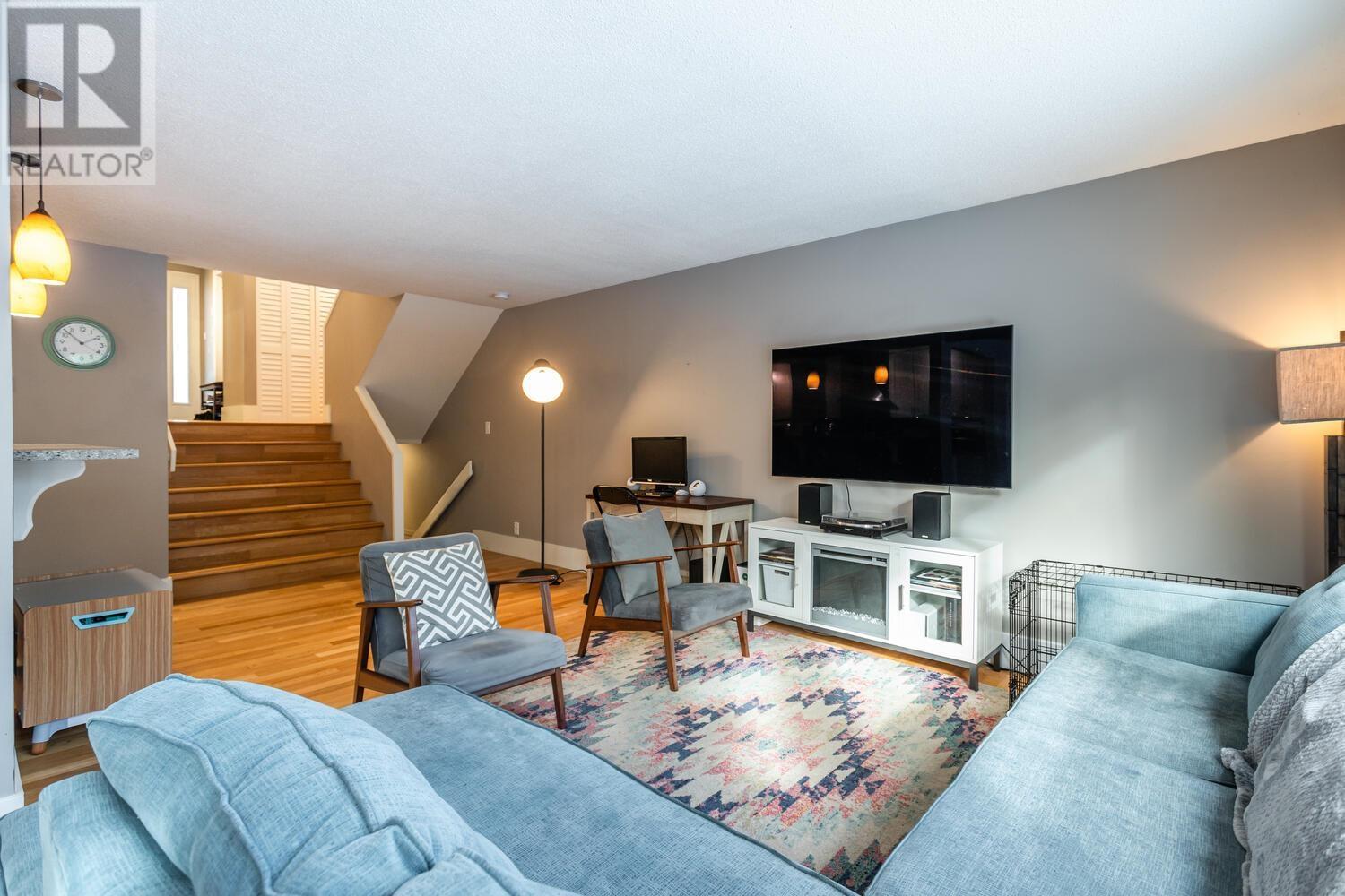 9044 Altair Place, Burnaby, British Columbia  V3J 1A7 - Photo 6 - R3010999