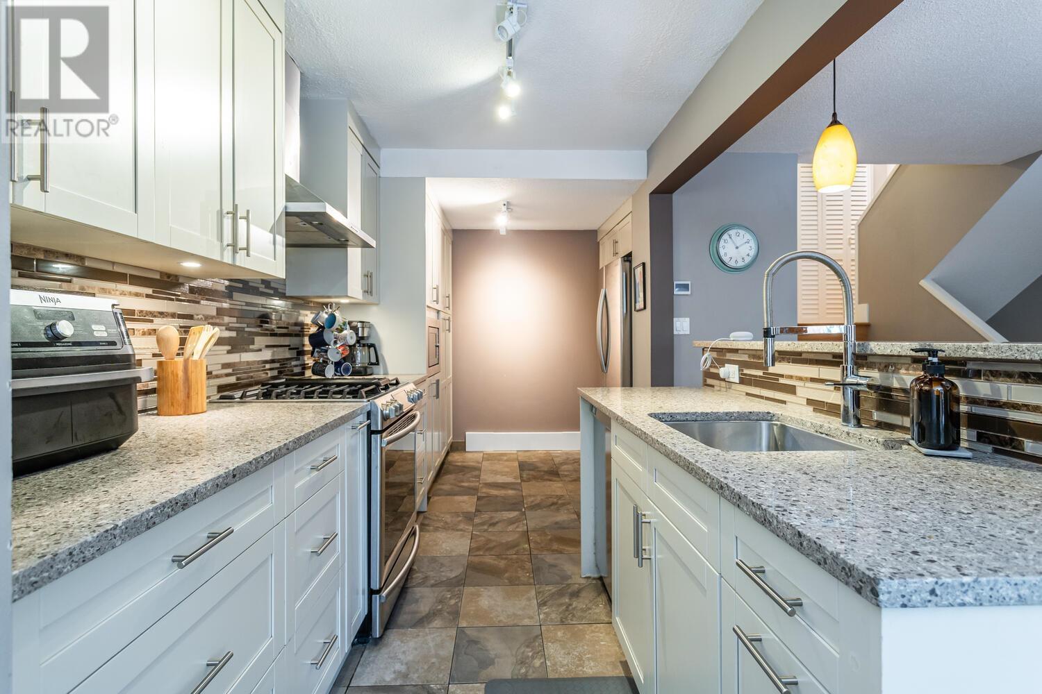 9044 Altair Place, Burnaby, British Columbia  V3J 1A7 - Photo 9 - R3010999