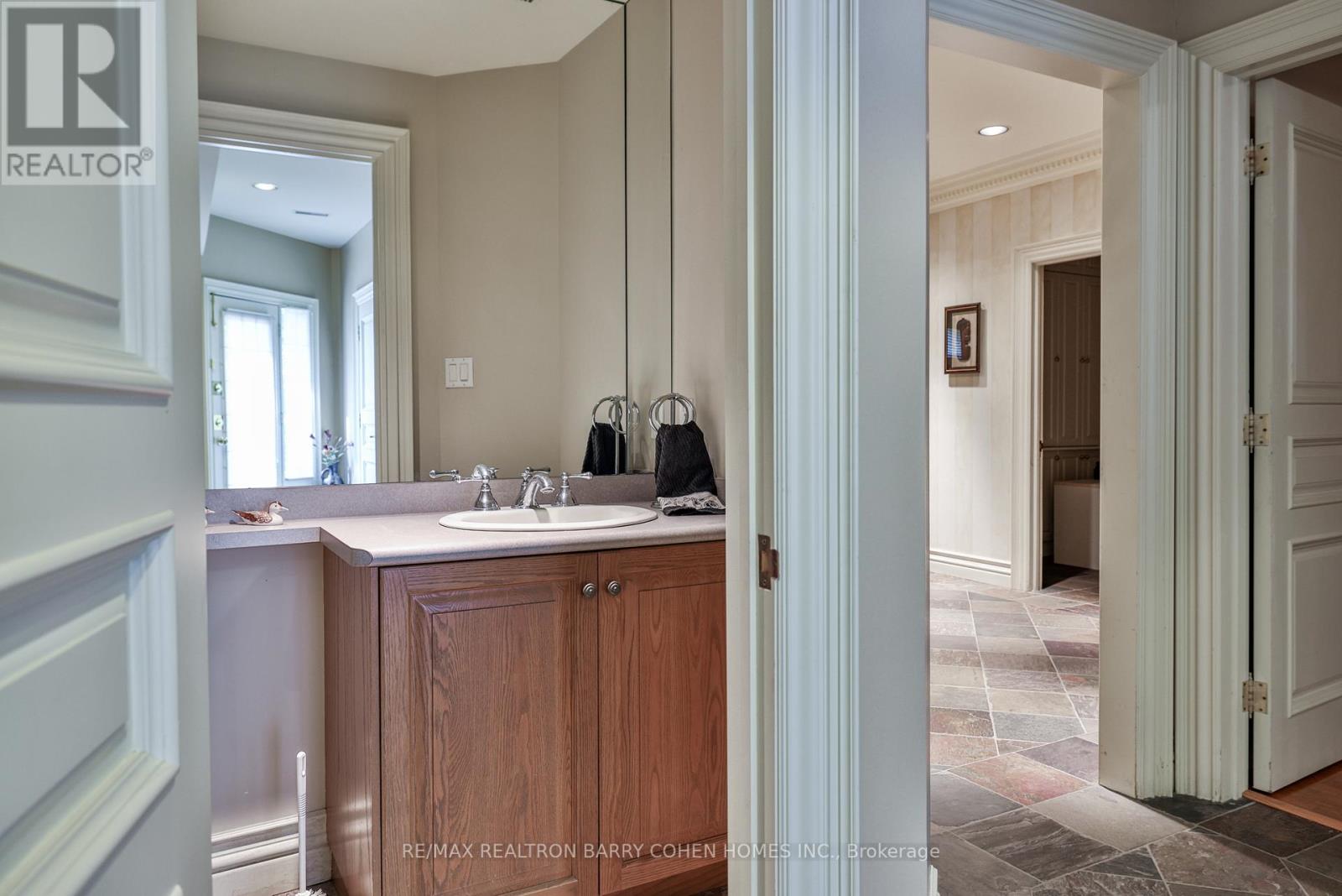 17 Paddock Court, Toronto (St. Andrew-Windfields), Ontario  M2L 2A7 - Photo 28 - C12195045