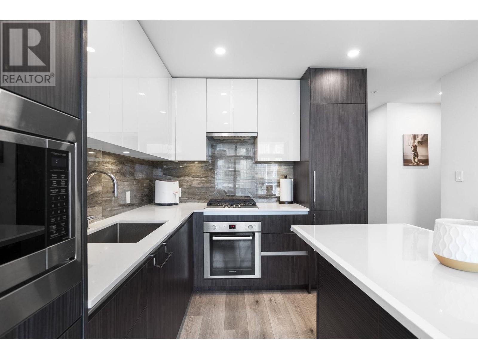 2209 1888 GILMORE AVENUE, Burnaby, British Columbia