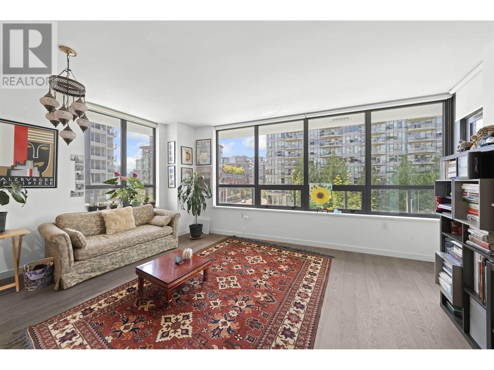 404 1688 PULLMAN PORTER STREET, vancouver, British Columbia V6A0H3