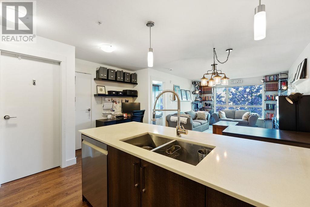 213 7058 14th Avenue, Burnaby, British Columbia  V3N 0E6 - Photo 9 - R3011114