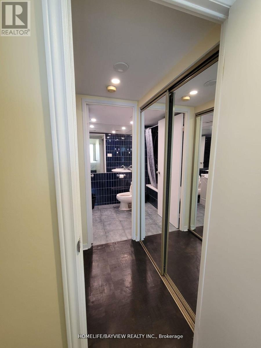 2902 - 1001 Bay Street, Toronto, Ontario  M5S 3A6 - Photo 11 - C12146743