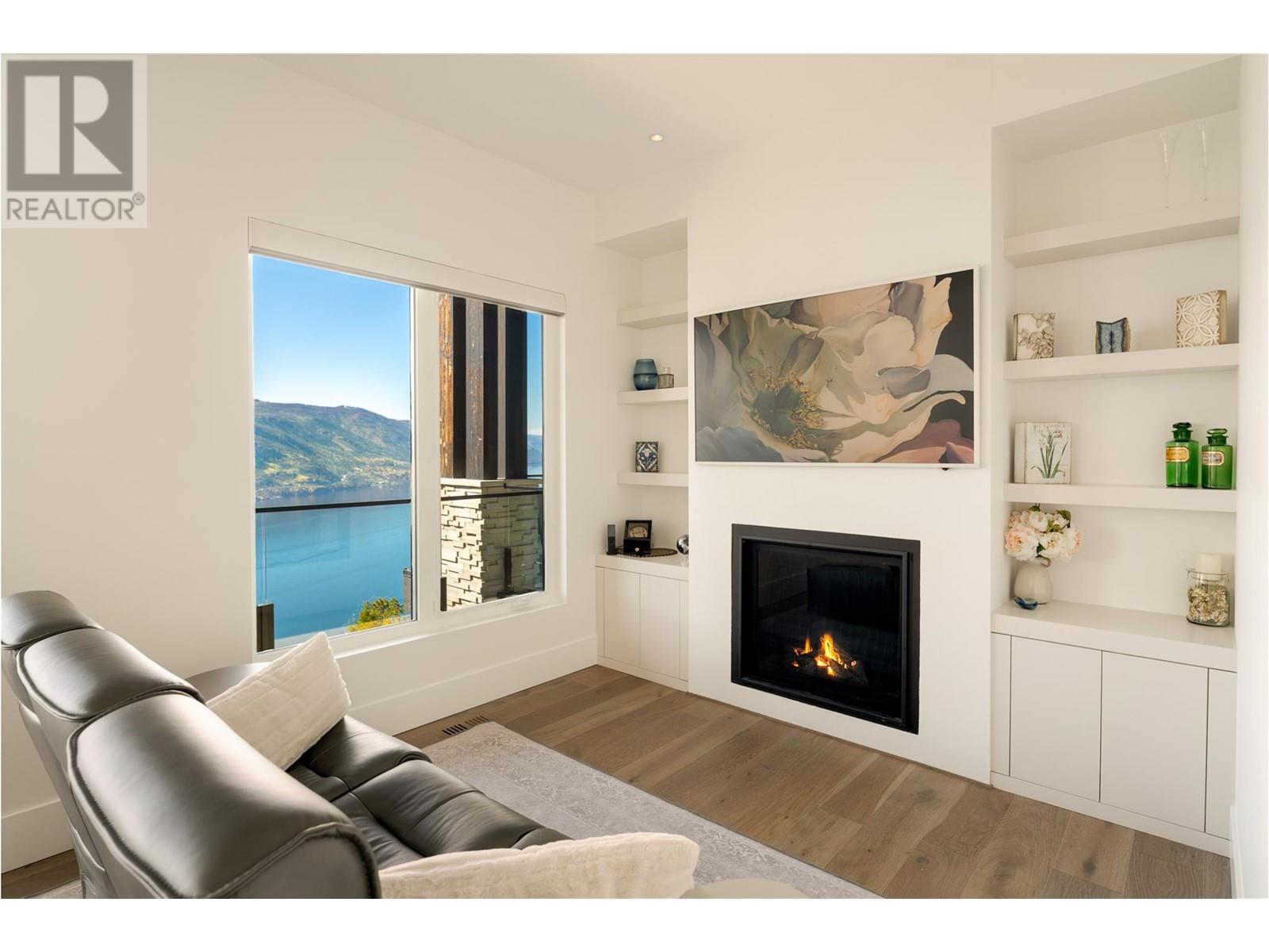 Property at 142 Red Sky Court image 5