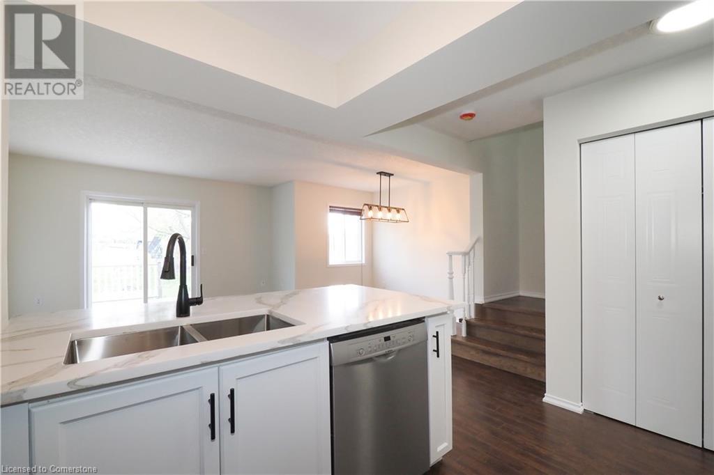 502 Mayflower Street, Waterloo, Ontario  N2K 3Y7 - Photo 8 - 40729344