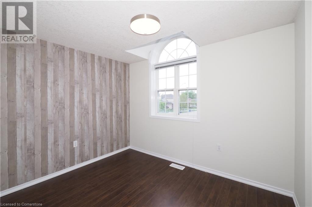 502 Mayflower Street, Waterloo, Ontario  N2K 3Y7 - Photo 13 - 40729344