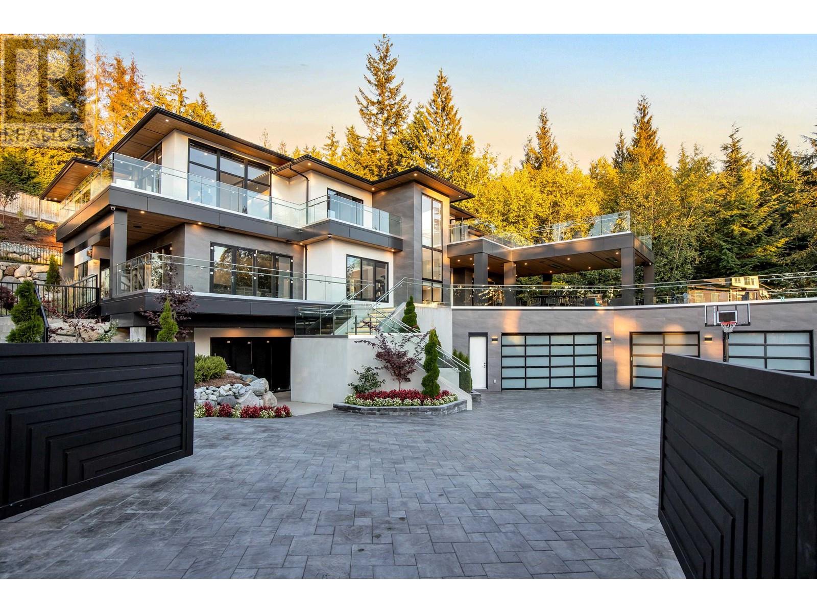 184 Kinsey Drive, Port Moody, British Columbia  V3H 0G7 - Photo 2 - R3010864