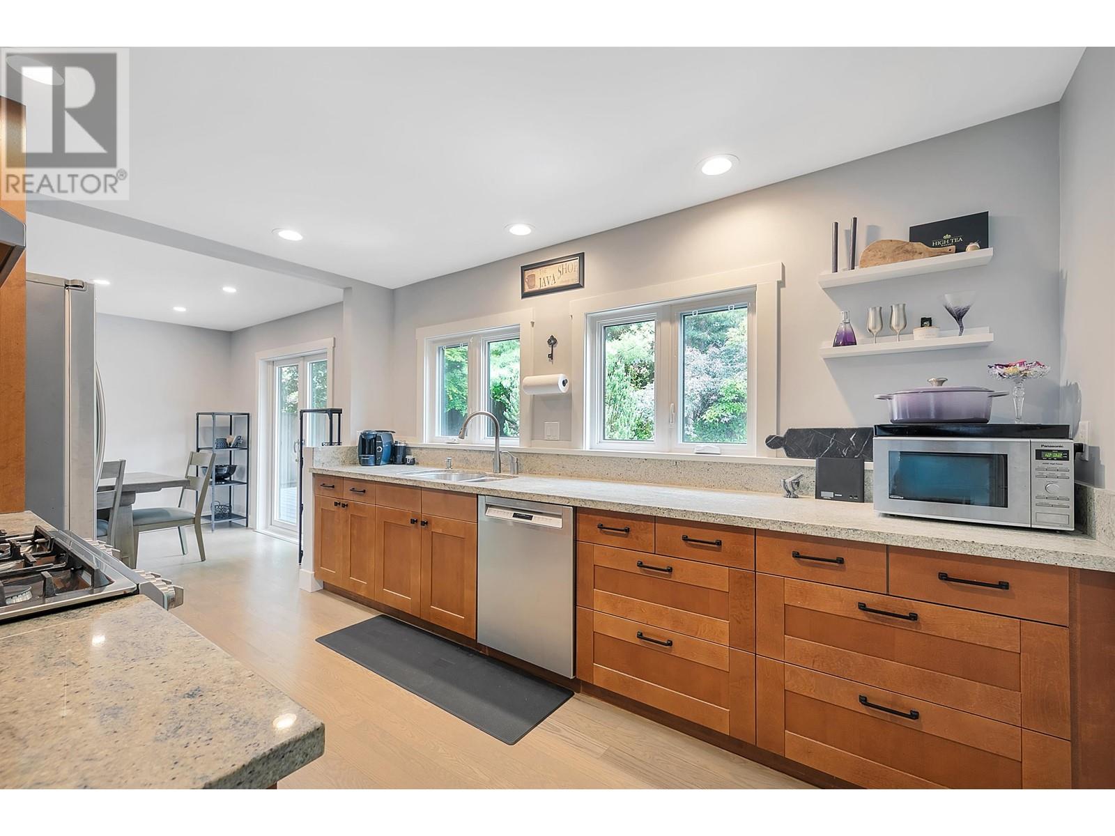 4106 Canterbury Crescent, North Vancouver, British Columbia  V7R 3N5 - Photo 13 - R3010870