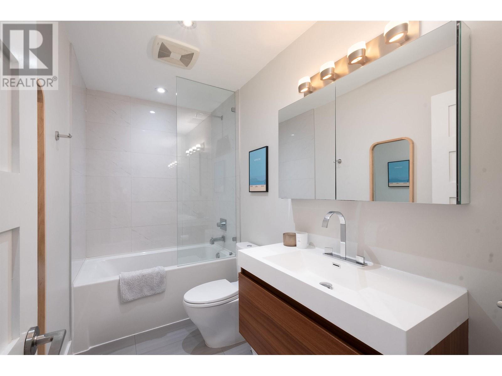 328 E 22nd Street, North Vancouver, British Columbia  V7L 3C7 - Photo 14 - R3010890