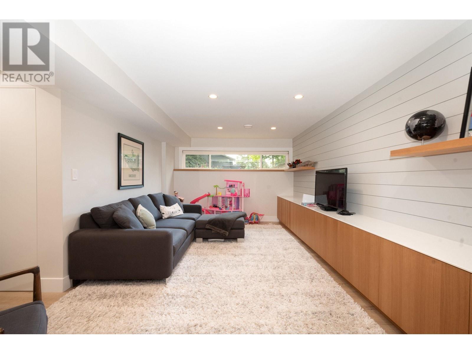 328 E 22nd Street, North Vancouver, British Columbia  V7L 3C7 - Photo 18 - R3010890