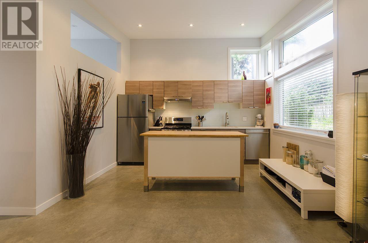 328 E 22nd Street, North Vancouver, British Columbia  V7L 3C7 - Photo 35 - R3010890