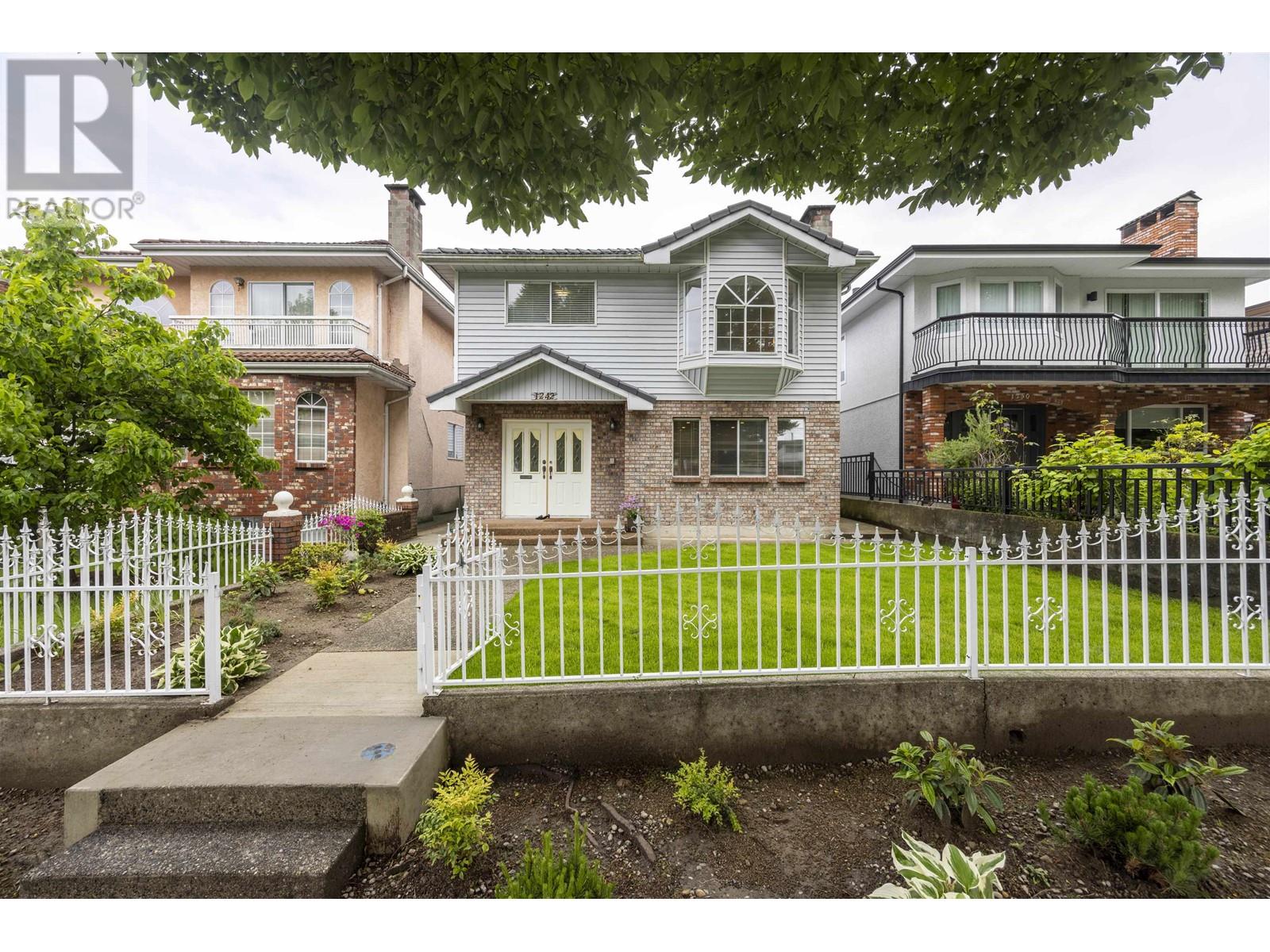 Property at 1242 RENFREW STREET image 1