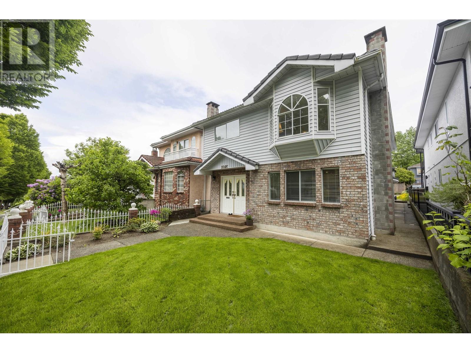 1242 Renfrew Street, Vancouver, British Columbia  V5K 4B9 - Photo 2 - R3010904