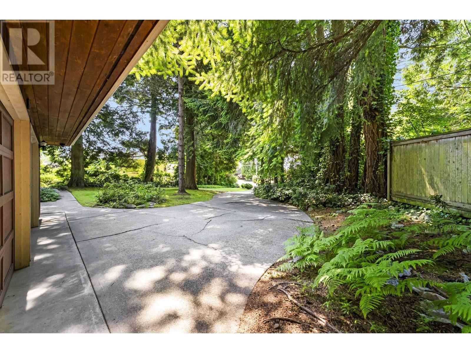 1004 Pacific Drive, Delta, British Columbia  V4M 2K4 - Photo 35 - R3010915